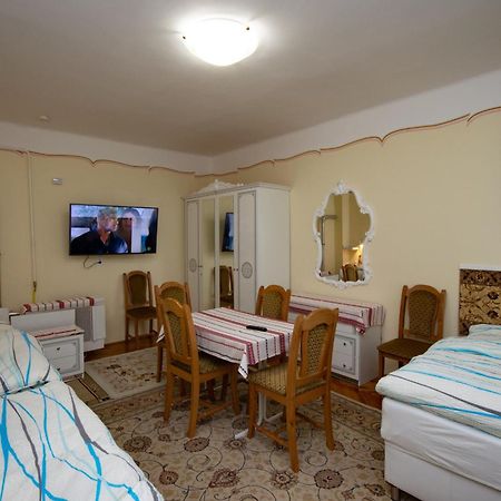 Amália Apartman Gyula Exterior foto