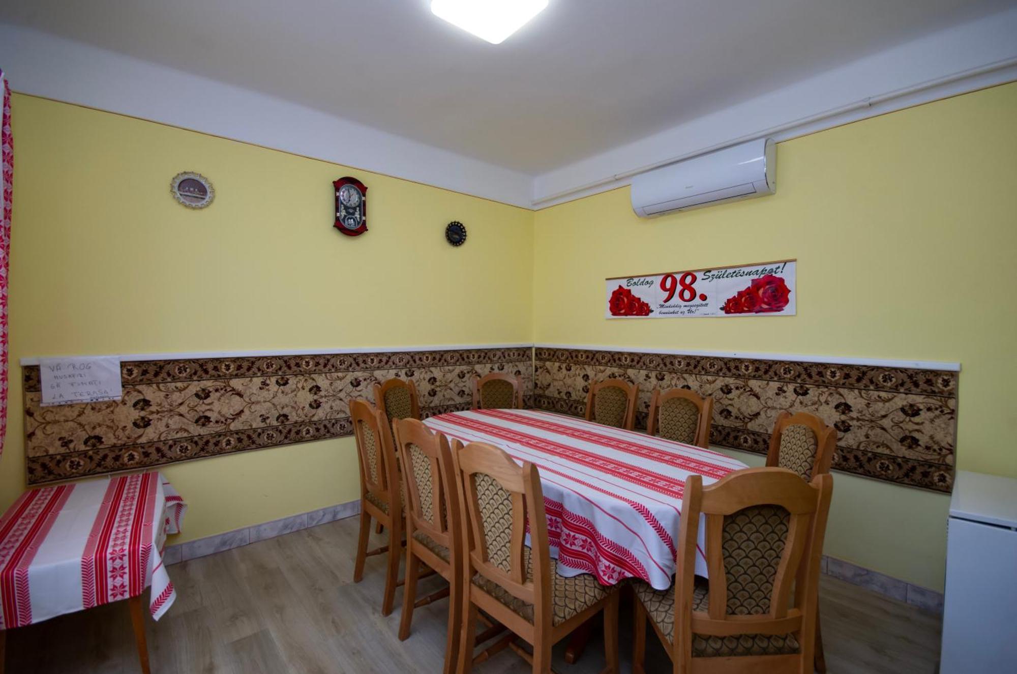 Amália Apartman Gyula Exterior foto