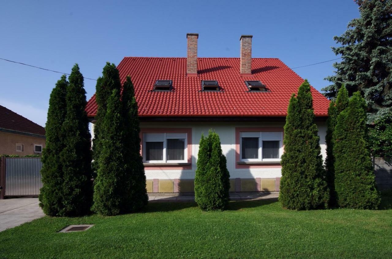 Amália Apartman Gyula Exterior foto
