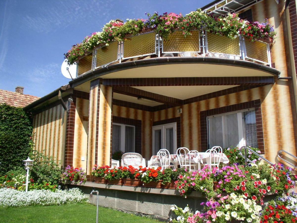 Amália Apartman Gyula Exterior foto