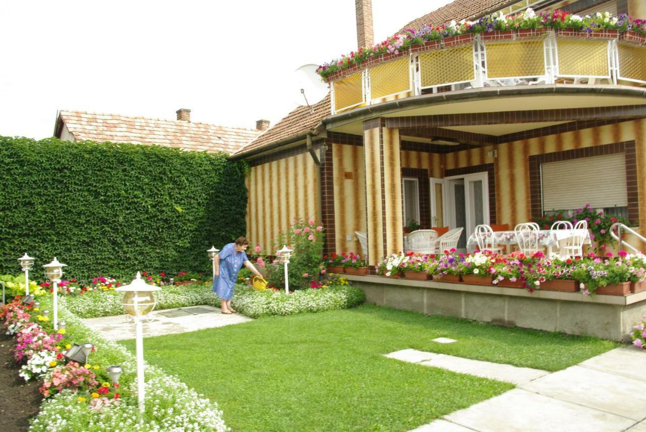 Amália Apartman Gyula Exterior foto