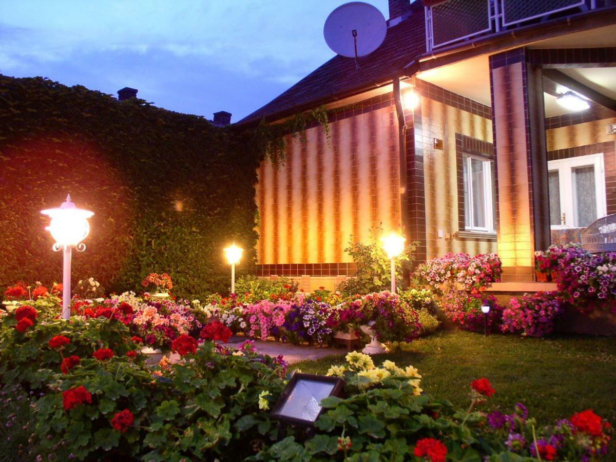 Amália Apartman Gyula Exterior foto