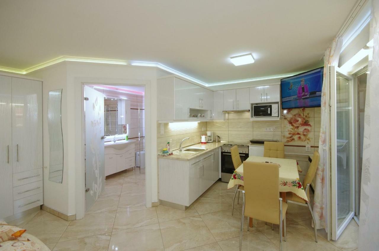 Amália Apartman Gyula Exterior foto