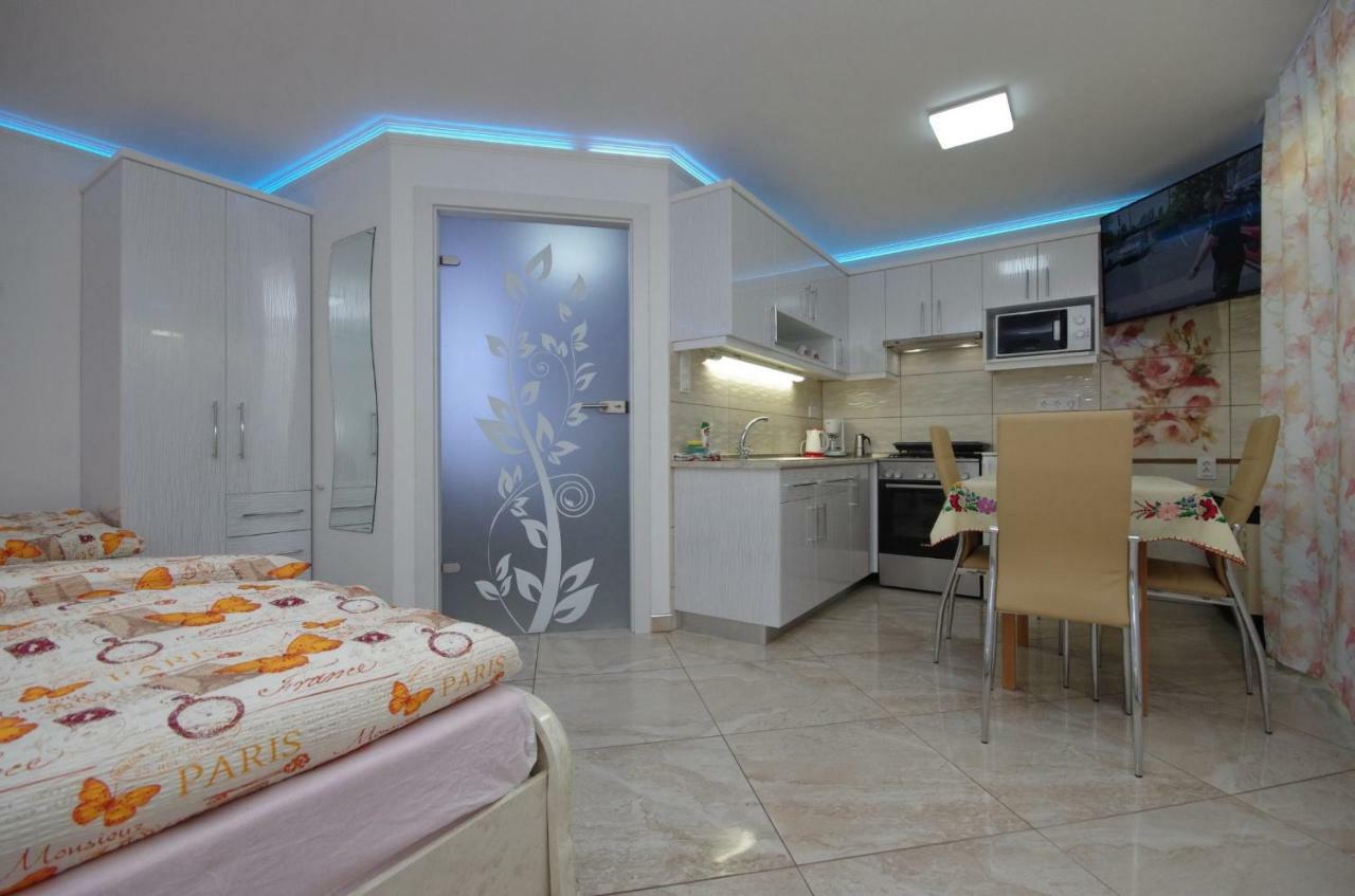 Amália Apartman Gyula Exterior foto
